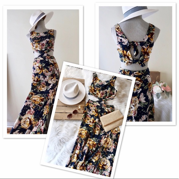 Dresses & Skirts - CHLOE-Navy Floral Fantasy Maxi Dress